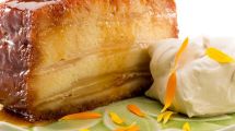 Imagen de Flan de manzanas (tipo tarantella) con crema chantilly