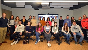 Siete estudiantes de Neuquén fueron becados por una operadora