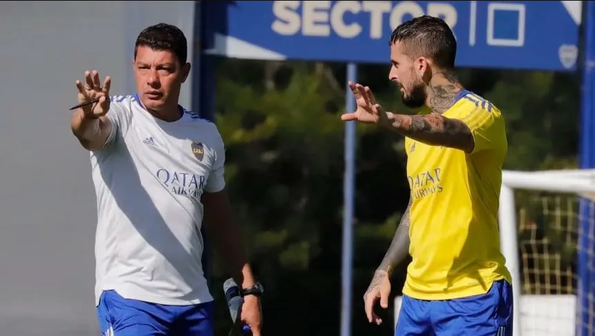 Luego de la sanción que le impuso Battaglia, Darío Benedetto regresa al primer equipo xeneize.