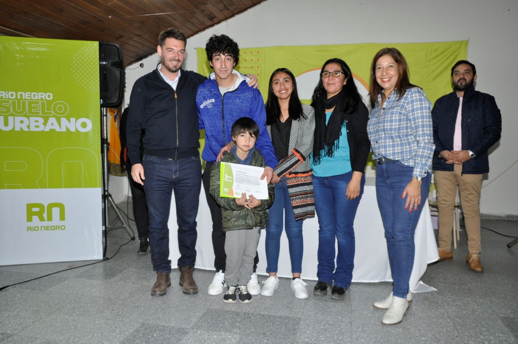 Nueve familias recibieron la documentación de sus lotes en el marco del programa Suelo Urbano. Foto: José Mellado. 