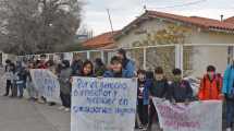 Imagen de Tras el reclamo de los padres, dieron a conocer avances en las obras de la Escuela 95 de Roca