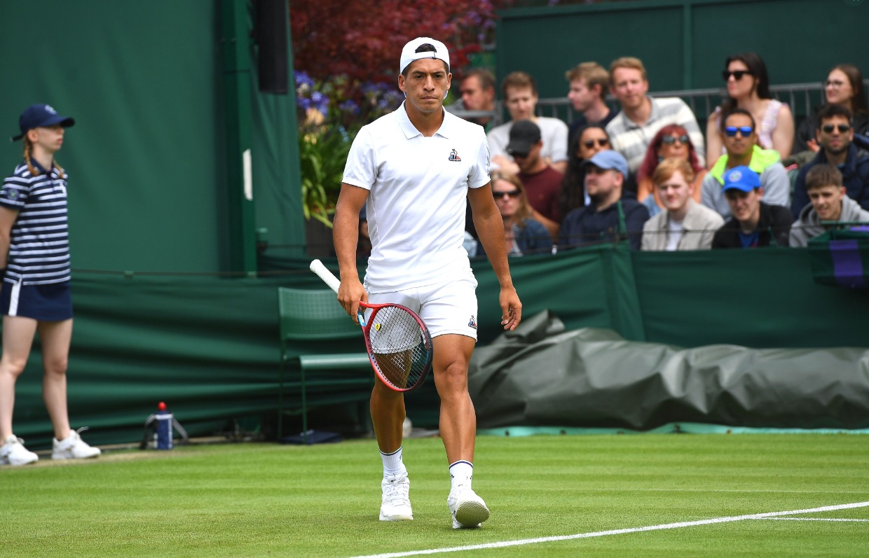 Sebastián Báez no hizo pie con Goffin y perdió en sets corridos. Fue eliminado por el belga en segunda ronda. 