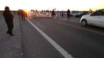 Imagen de Trabajadores de la Salud cortaron la Ruta 22, a la altura de Chichinales