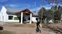 Imagen de Cansados de los «parches» en una escuela, tomaron una oficina de Educación en Plottier