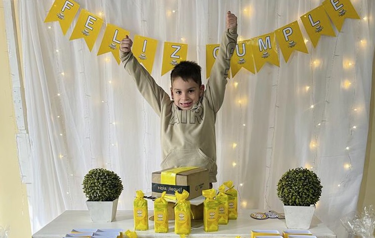 Galo cumplió seis años y eligió un especial motivo que sorprendió a su familia.-