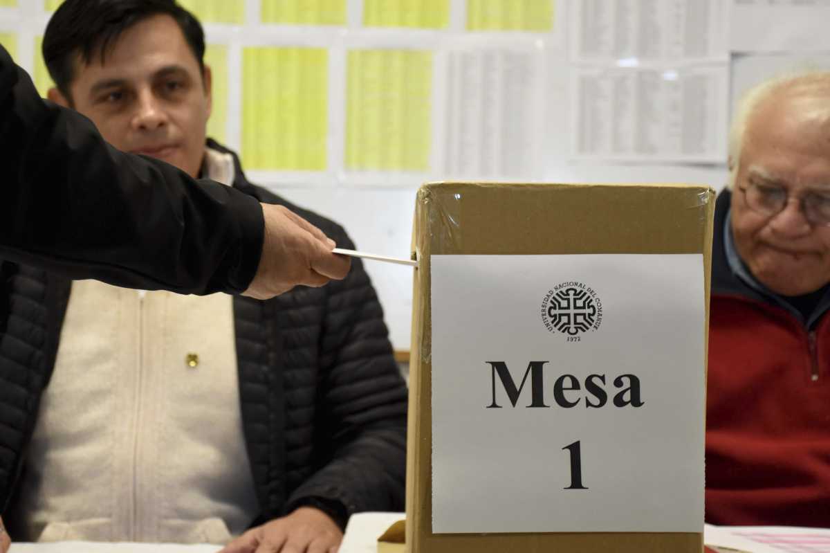 En la primera vuelta, la lista encabezada por la exdecana de la Gentile, obtuvo el 42,67% de los votos, mientras que el sector de Ponce de León, reunió el 33,36%. (Foto archivo Matías Subat).-