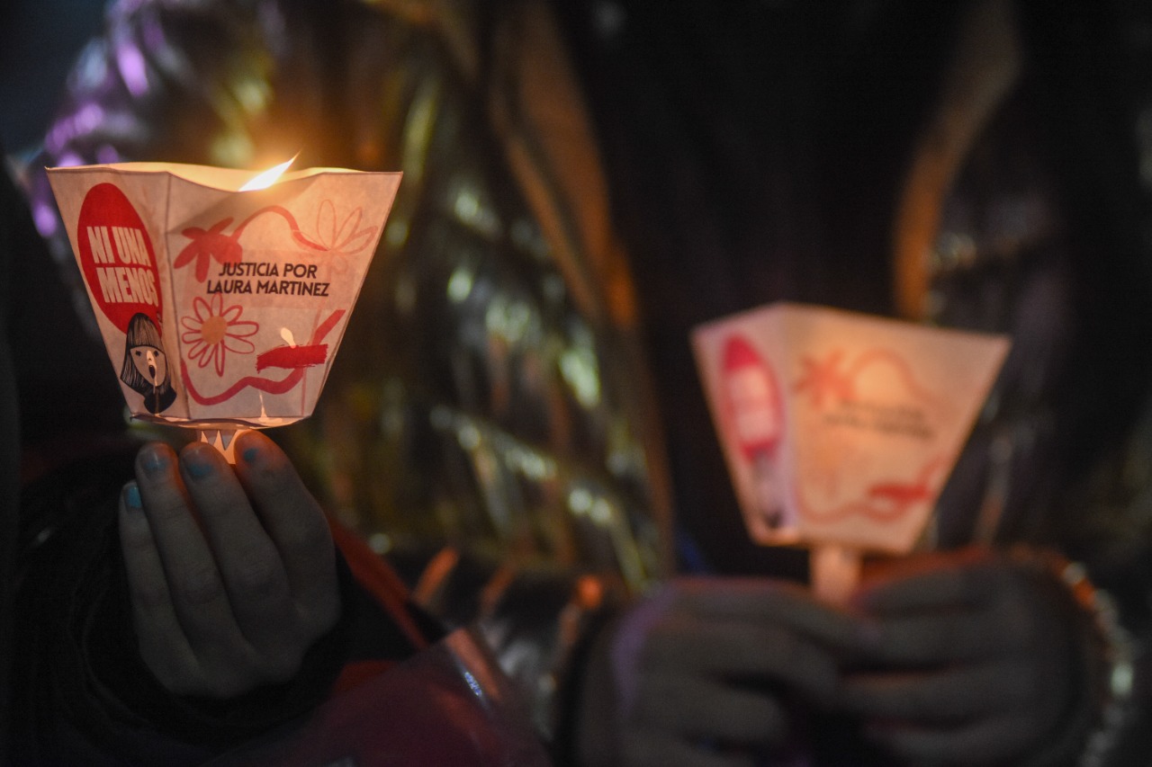 Las velas se encendieron por Laura Martinez, a un año de su muerte. Foto: Juan Thomes