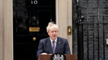 Imagen de Boris Johnson renunció como primer ministro británico: permanecerá en el cargo hasta que haya un sucesor