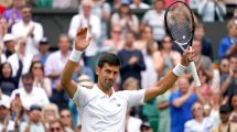 Imagen de Novak Djokovic avanzó sin problemas a los octavos de final de Wimbledon