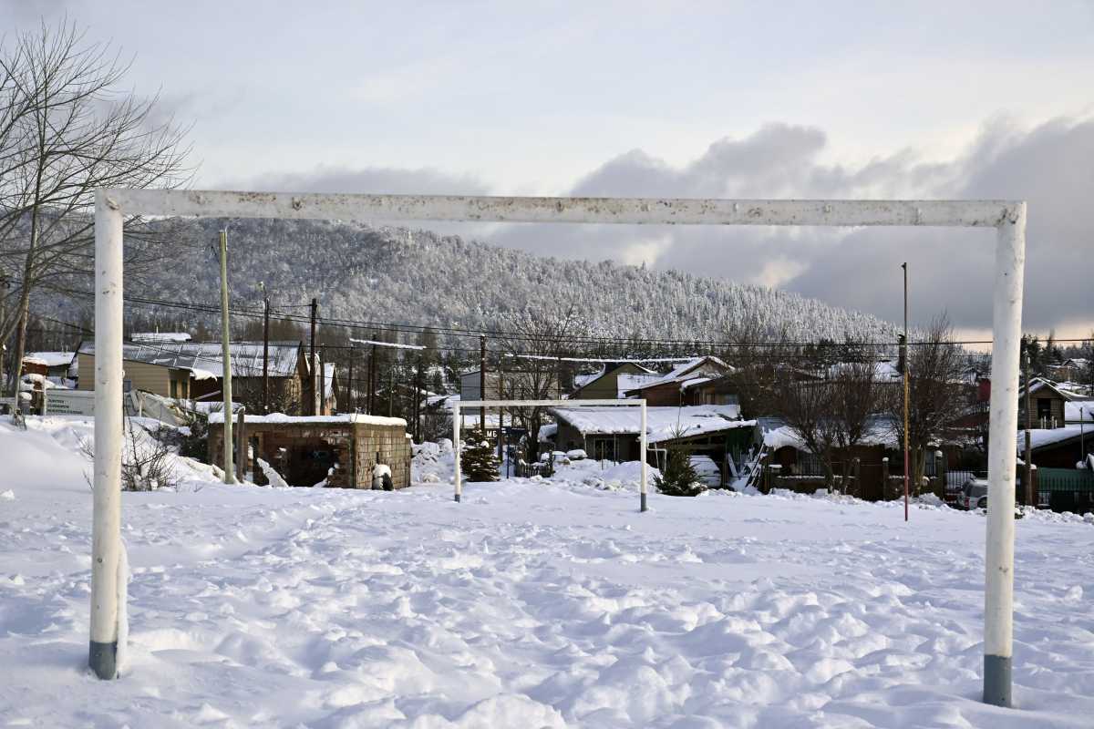 Hya Este viernes, tras el temporal de nieve que afectó a Bariloche , regresan las clases en la mayoría de las escuelas. Foto: Chino Leiva