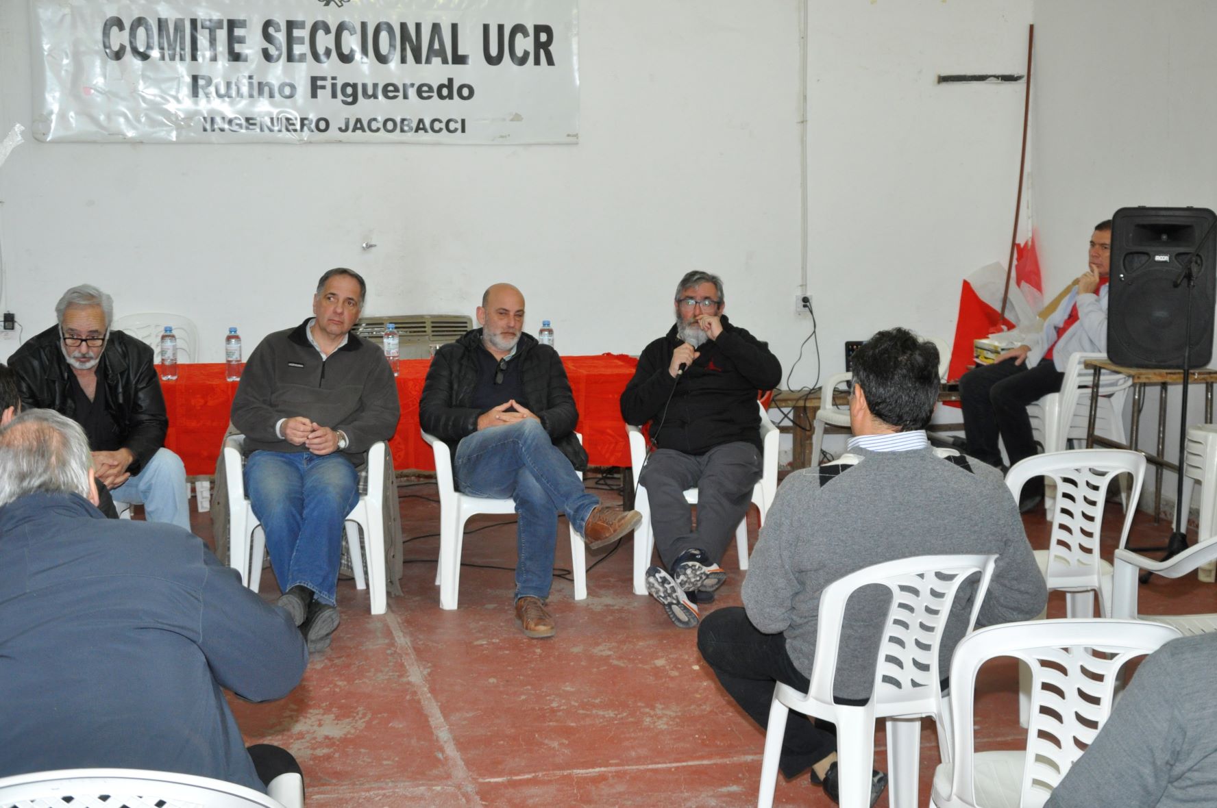 Durante varias horas los dirigentes debatieron sobre diversos temas que hacen a la actualidad del partido y de la situación del país. Foto: José Mellado. 