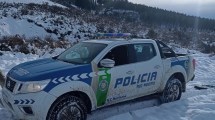 Imagen de Rescatan a un poblador rural aislado por la nieve en un paraje a 45 kilómetros de Bariloche