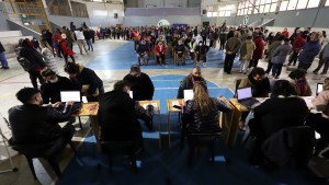 Cerca de 500 jubilados y pensionados se anotaron en Viedma para recibir tablets del Enacom