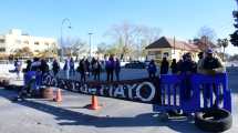 Imagen de Trabajadores de la Cooperativa 1° de Mayo cortaron la calle 9 de Julio en Roca