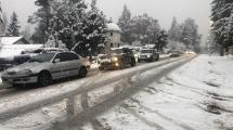 Imagen de Nieva en Bariloche y rige un alerta amarillo: rutas y calles con extrema precaución.