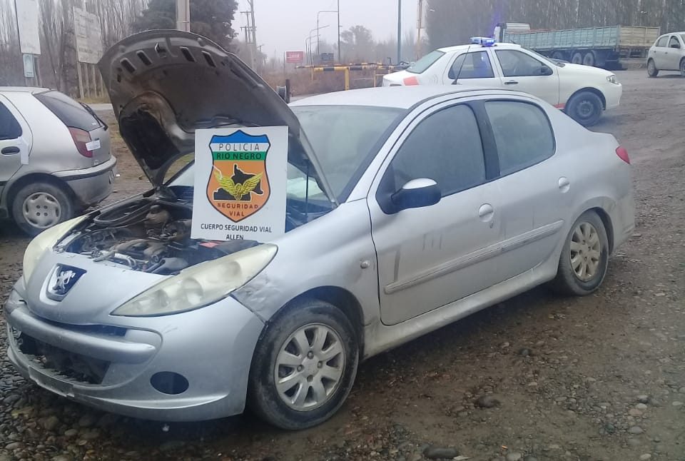  El auto tenía un pedido de secuestro solicitado por la Comisaría 11 de Senillosa. Foto gentileza