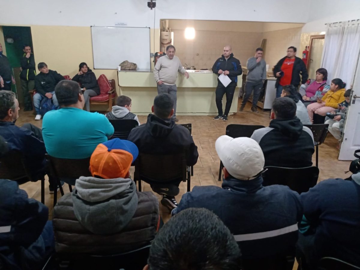 Ayer se realizó una asamblea que determinó cuáles serán las acciones a seguir del gremio. Foto Gentileza. 