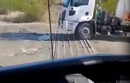 Video: Así fue el choque entre el tren y un camión que cruzó el paso a nivel en Bariloche