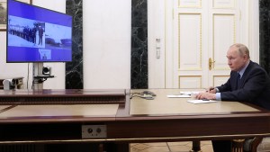 Putin le facilita la nacionalidad rusa a todos los ucranianos por decreto