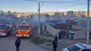 Tragedia en Comodoro Rivadavia: una mamá y dos de sus hijos murieron en un incendio