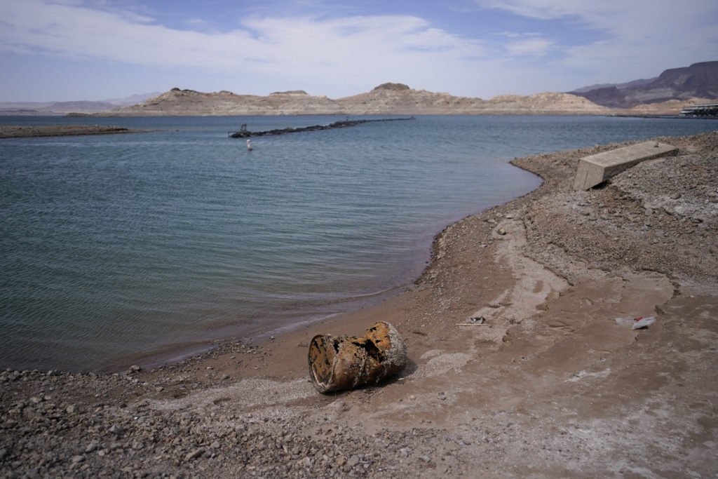 El Lago Mead, que reveló algunos secretos turbios luego de perder cada vez más agua de su cuenca.