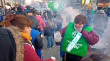 Imagen de Protesta y olla popular en pleno centro de Roca por Salario Básico Universal