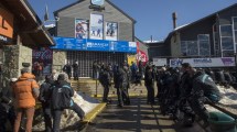 Imagen de Trabajadores del cerro Catedral forzaron el cierre del complejo por la muerte de un operario