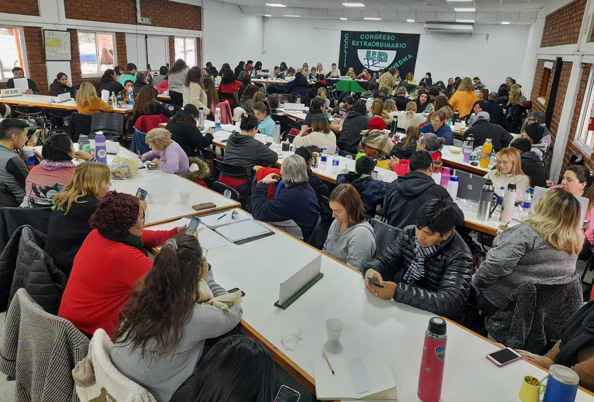 Los docentes definirán este viernes si aceptan la propuesta salarial. Foto: Marcelo Ochoa.