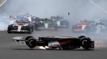 Imagen de Espectacular accidente en el comienzo de la Fórmula 1 en Silverstone