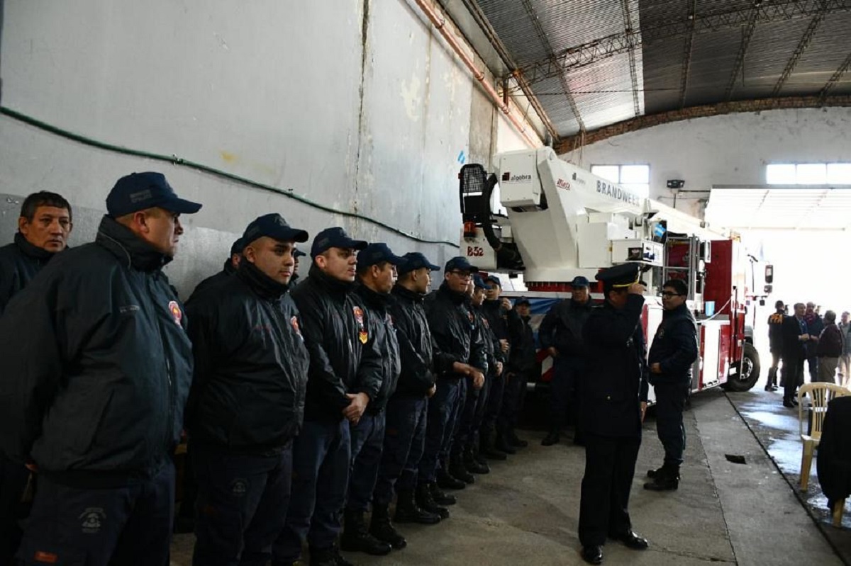 El cuartel de bomberos adquirió una hidro grúa. Foto: Gentileza.  
