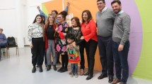 Imagen de Nueva entrega de escrituras de vivienda a familias de Cipolletti