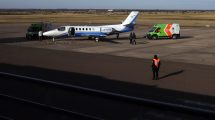 Imagen de El avión de Río Negro que compró Carreras, sigue guardado y será vendido