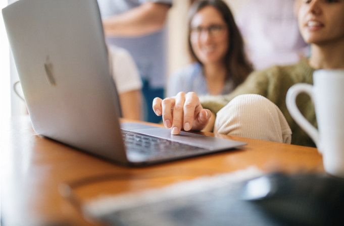 Las becas tienen con finalidad capacitar a las mujeres y brindar mayor oportunidades.