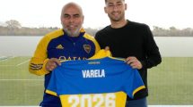 Imagen de Alan Varela renovó su contrato con Boca que acelera por Adonis Frías