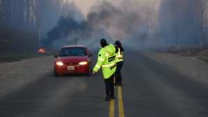 Un incendio en una chacra en Cervantes complicó el tránsito en la Ruta 22