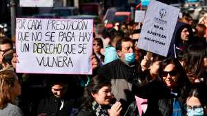 Marcha en contra del ajuste en servicios para personas con discapacidad en Neuquén