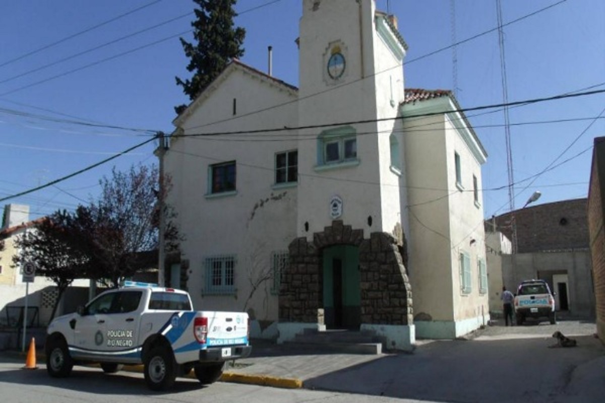 El comerciante de 32 años estaba presentando la denuncia en la Comisaría Quinta de Villa Regina. foto: gentileza.