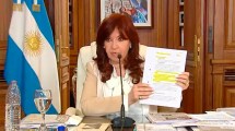 Imagen de Cristina Kirchner mostró un documento del FBI sobre los bolsos de López: «Esta no es de Netflix, eh»