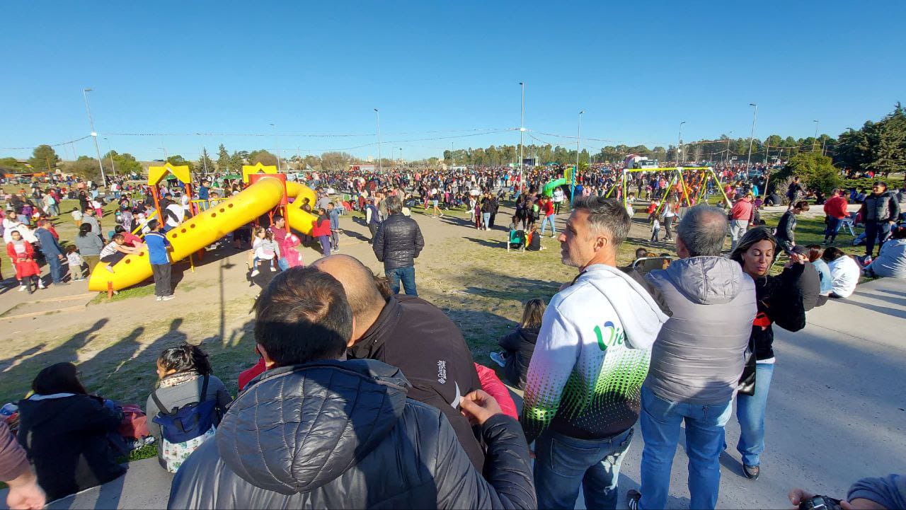 El parque Jorge Ferreira se llenó de chicos y chicas que participaron en distintas actividades. Fotos: gentileza. 