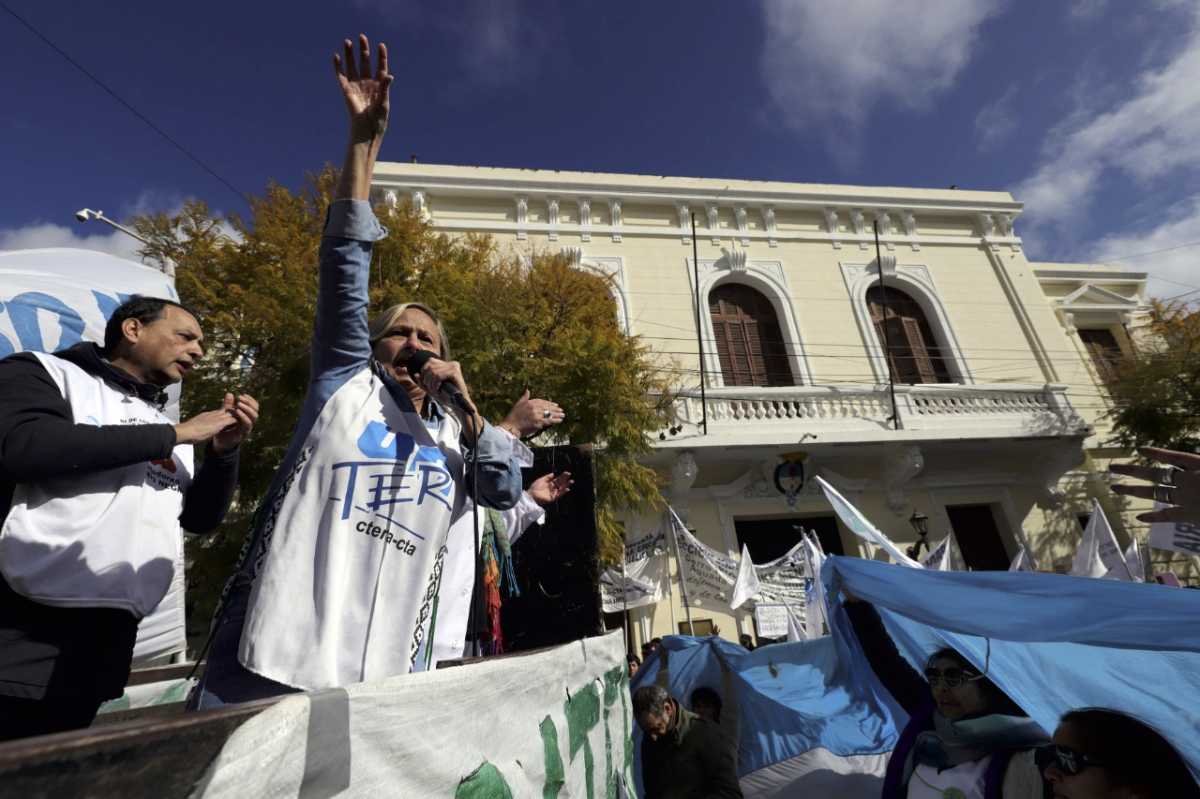 El gremio docente estima reunir al Congreso para jueves o viernes próximo, “con o sin propuesta”, adelantó la secretaria general Sandra Schieroni. Foto Marcelo Ochoa