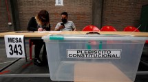 Imagen de Plebiscito por la nueva constitución: Boric votó y llamó a los chilenos a «ser protagonistas de la historia»