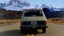 Imagen de Querían atravesar la Patagonia, por Ruta 40, en un Renault 6 del 73 y no imaginaban lo que pasó