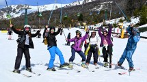 Imagen de Nieve y turistas, las claves para llevar hasta el 10 de octubre la temporada del cerro Catedral