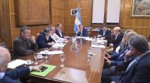 Imagen de El Gobierno aclaró que la prohibición de comprar dólares «no incluye a los productores»