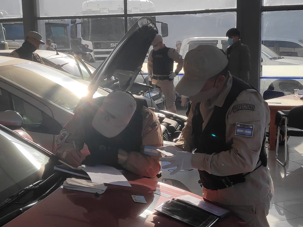 Allanamientos y detención en Neuquén por parte de Prefectura Naval Argentina. Foto: Gentileza