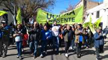 Imagen de Masiva marcha en Viedma en repudio al atentado contra Cristina Fernández