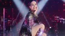 Imagen de Homenaje o plagio: criticaron a Natalia Oreiro por sus looks en «Quién es la máscara»