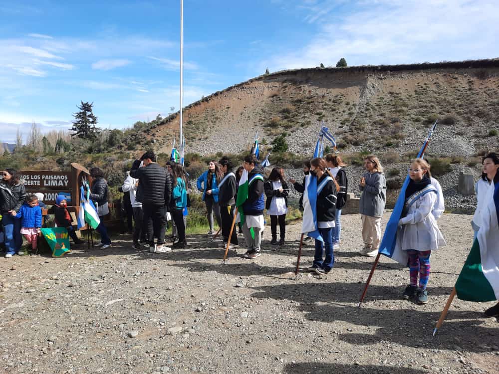 Hoy se recordaron los 27 años del Abrazo al Limay. Foto gentileza