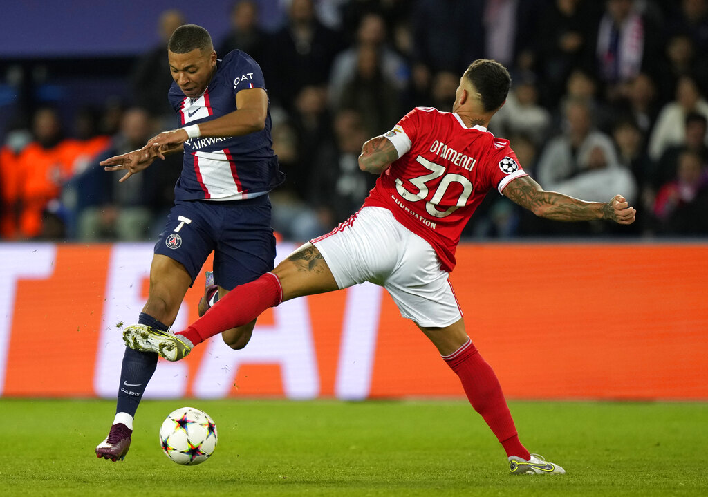 Otamendi fue titular en el elenco portugués. (AP Photo/Francois Mori)