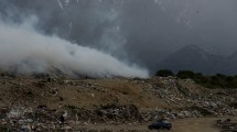 Imagen de Incendio en el basural de Bariloche: “Todo el municipio está abocado a enfrentar a este monstruo”